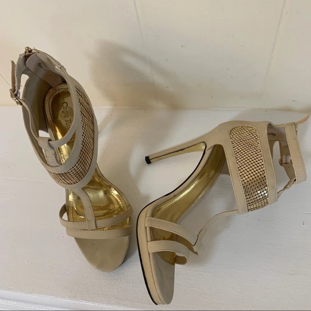 Cape Robbin strappy ankle heels sandals sz 9